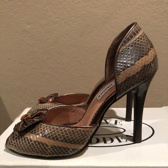 Steve Madden Reptile Print Bronze Peep-Toe Heel | Size: 5.5 - Picture 6 of 8